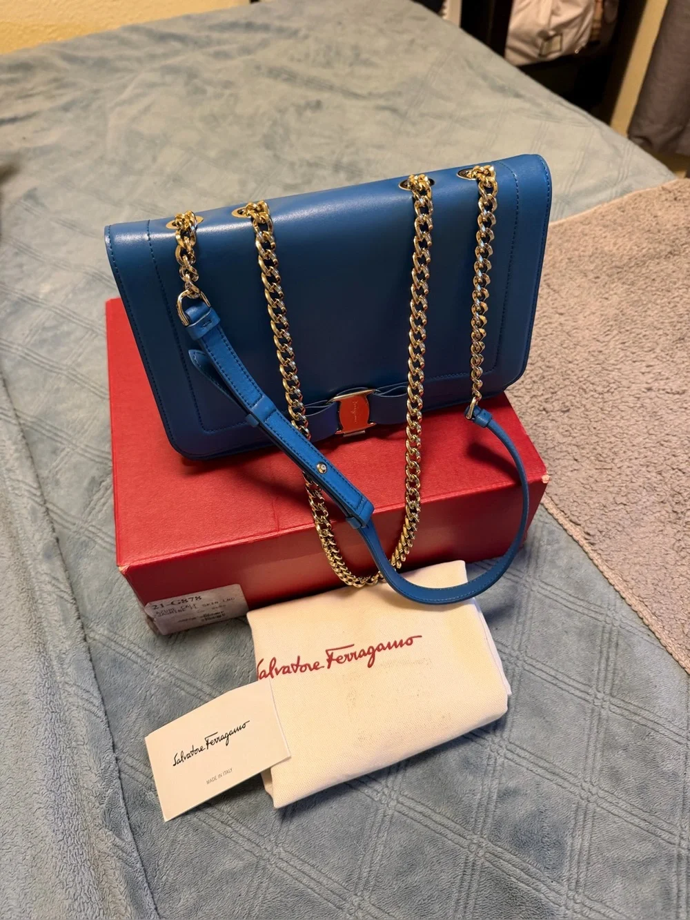 Salvatore Ferragamo Blue Leather Chain Shoulder Bag Complete